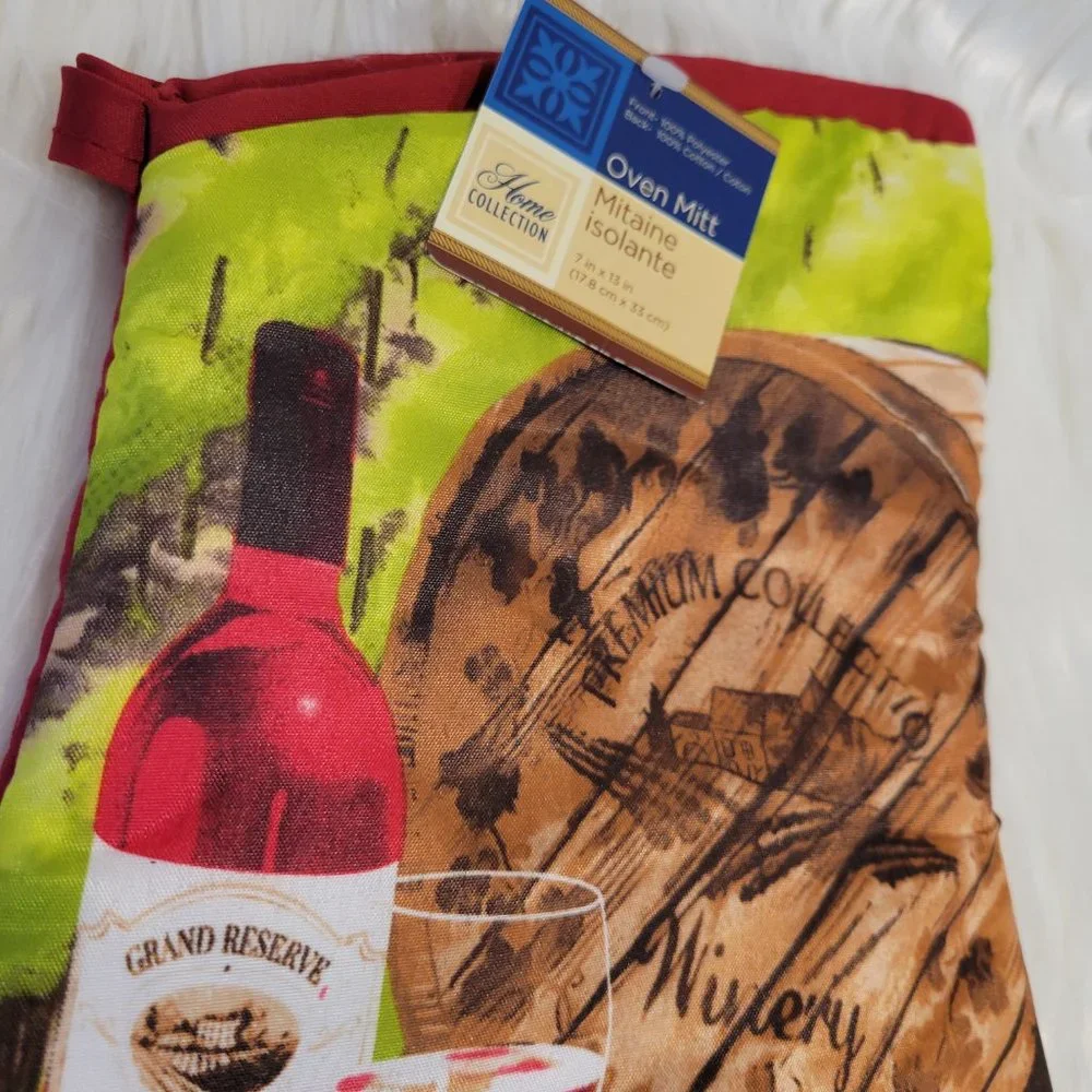 Set of 2 Winery Design Oven Mitts